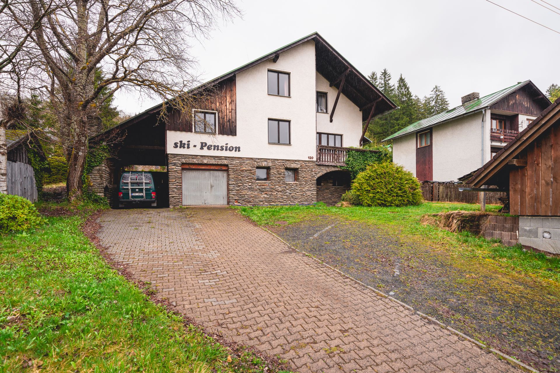 Rodinný apartmánový dům, Špičák